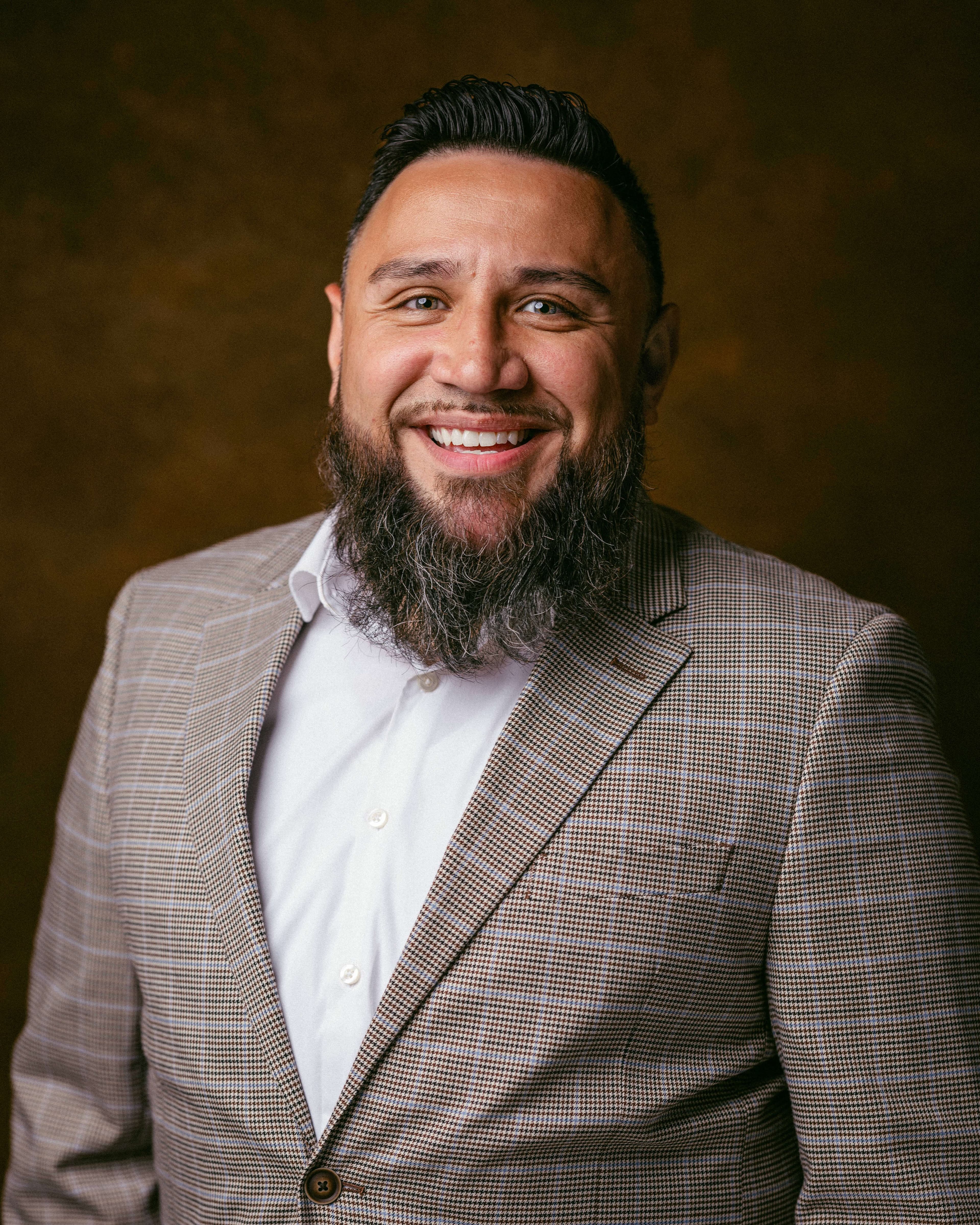 Luis Burgos preaching